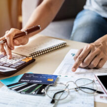 Kreditkartenkredite März 2026 – Zinssätze, Volumen und Zinslast in USA, Eurozone und Deutschland